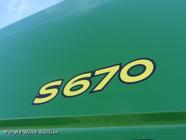 image for item DJ1821 2016 John Deere S670 STS  combine