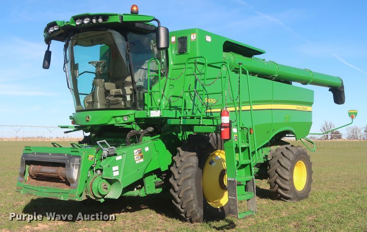 image for item DJ1822 2016 John Deere S670 STS  combine