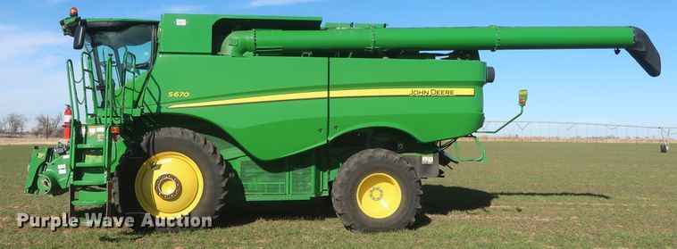 image for item DJ1822 2016 John Deere S670 STS  combine