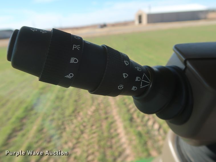 image for item DJ1822 2016 John Deere S670 STS  combine