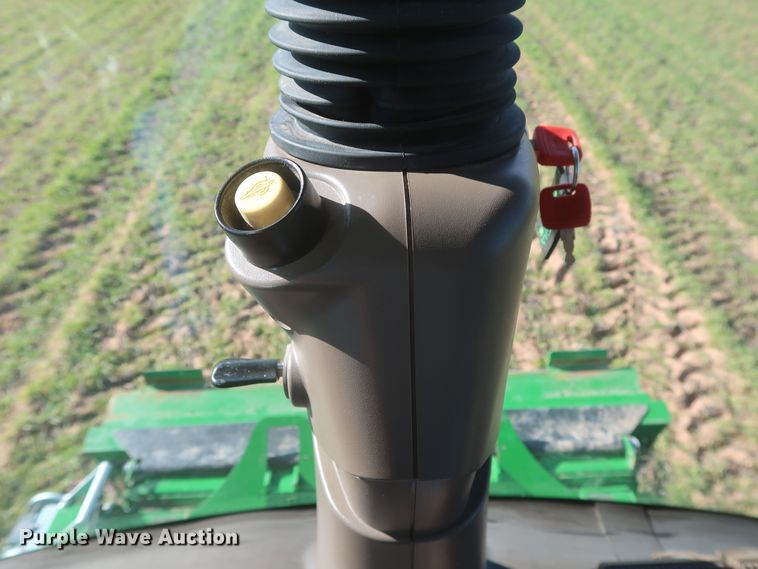 image for item DJ1822 2016 John Deere S670 STS  combine