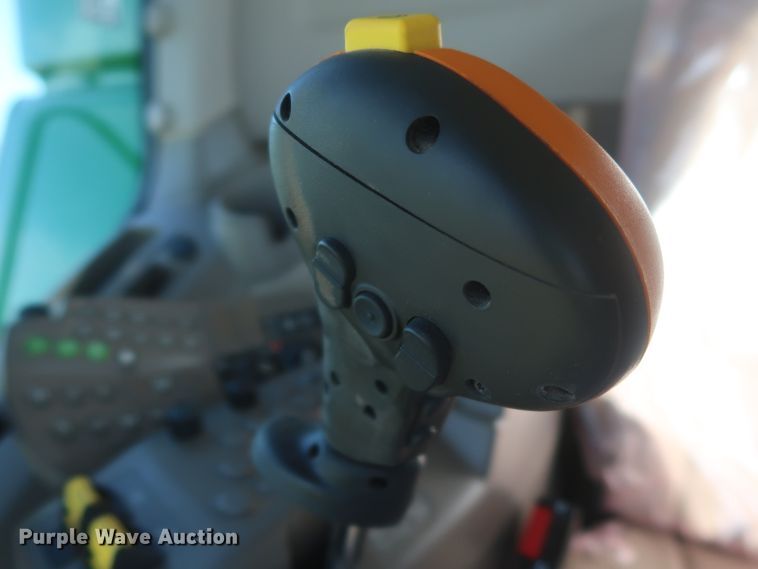 image for item DJ1822 2016 John Deere S670 STS  combine