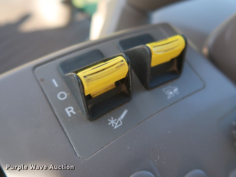 image for item DJ1822 2016 John Deere S670 STS  combine