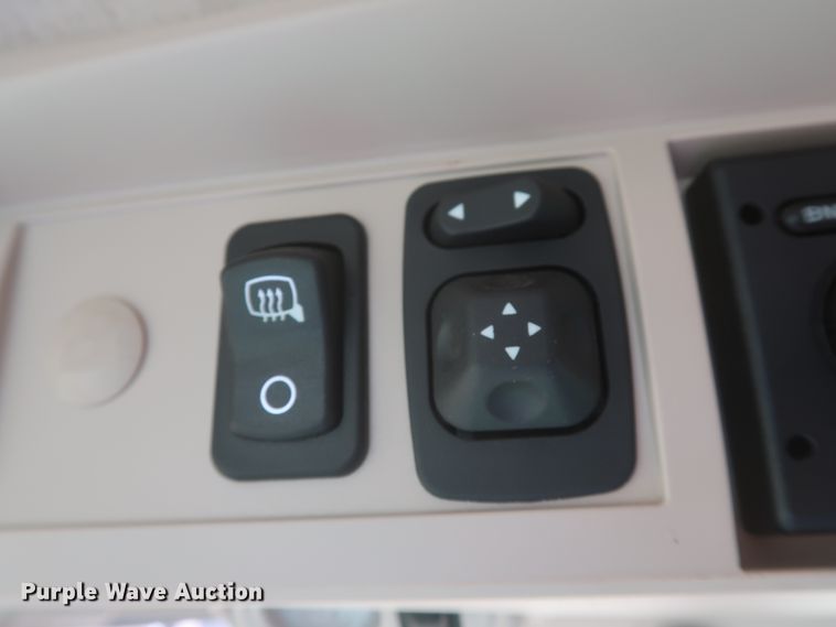 image for item DJ1822 2016 John Deere S670 STS  combine