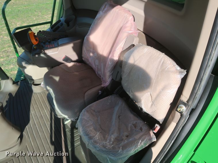 image for item DJ1822 2016 John Deere S670 STS  combine