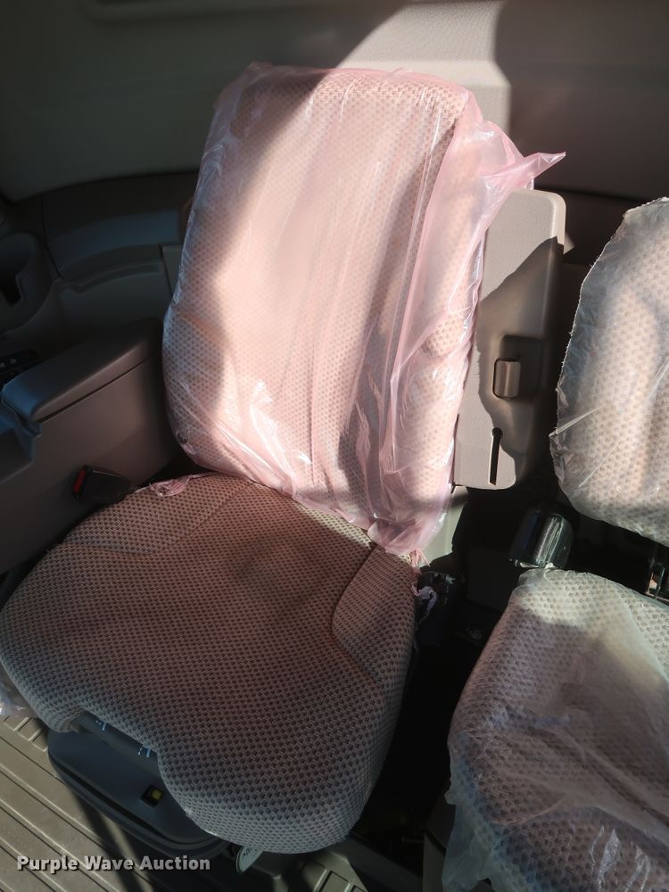 image for item DJ1822 2016 John Deere S670 STS  combine