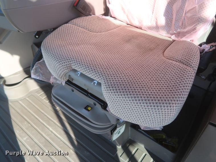 image for item DJ1822 2016 John Deere S670 STS  combine