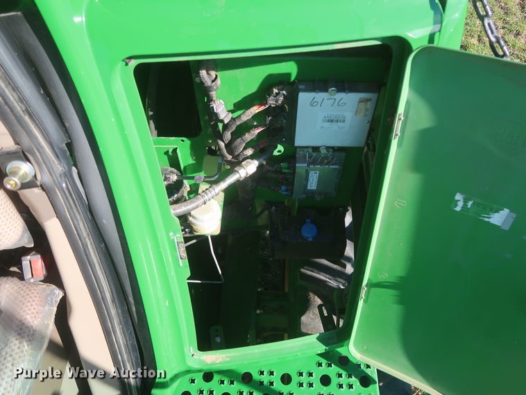 image for item DJ1822 2016 John Deere S670 STS  combine