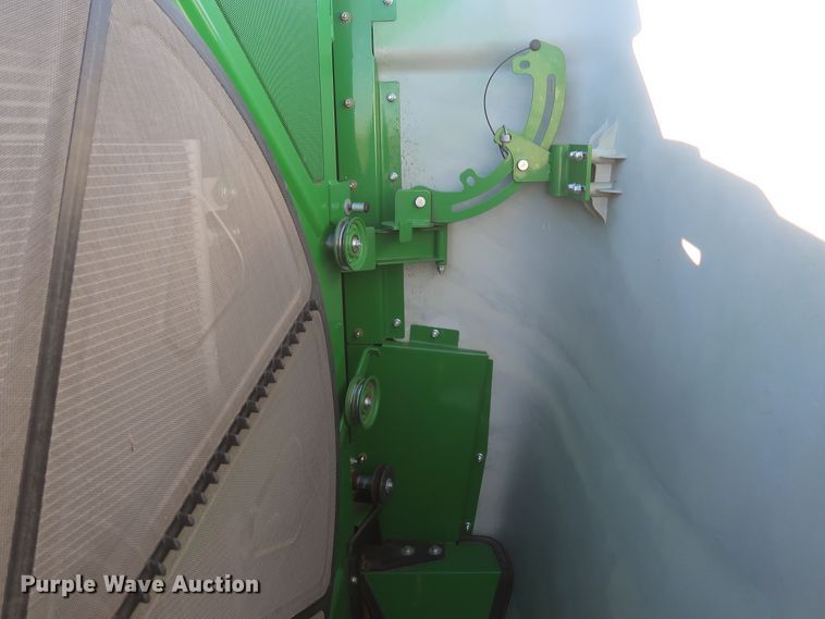 image for item DJ1822 2016 John Deere S670 STS  combine
