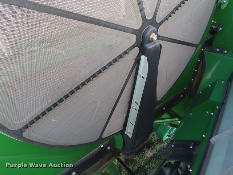 image for item DJ1822 2016 John Deere S670 STS  combine