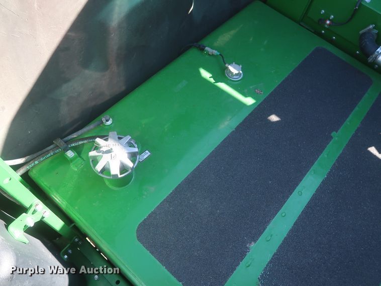 image for item DJ1822 2016 John Deere S670 STS  combine