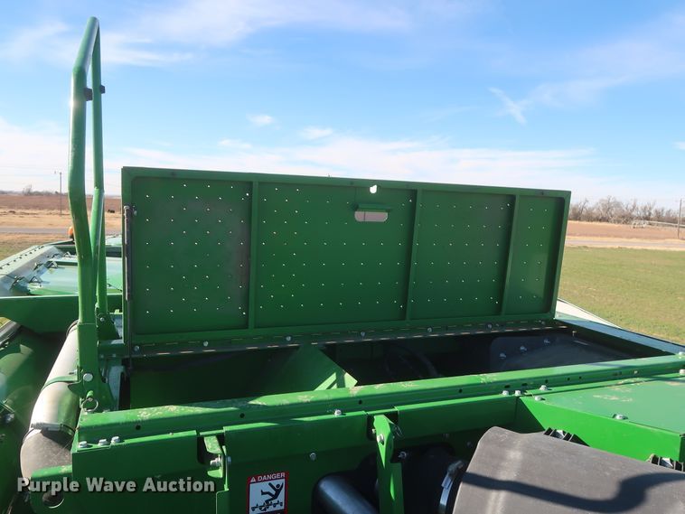 image for item DJ1822 2016 John Deere S670 STS  combine