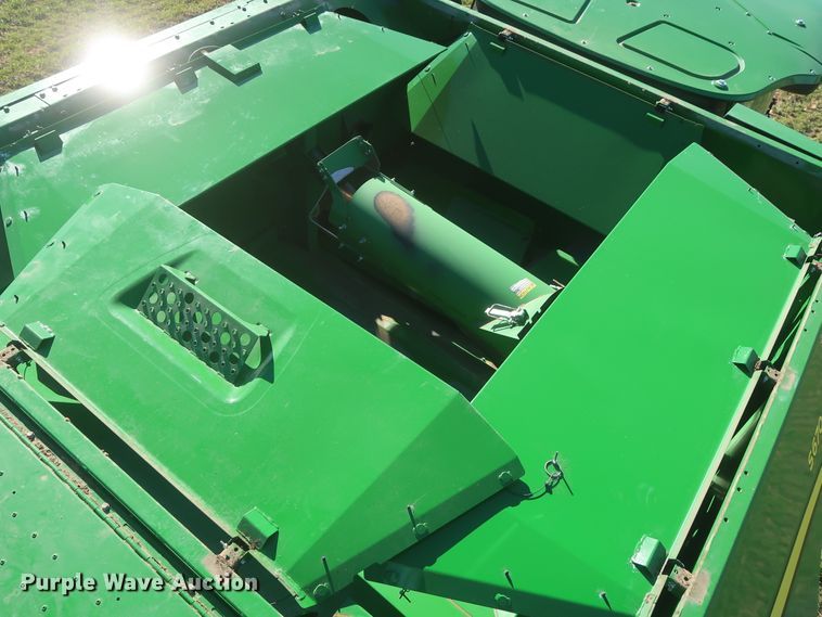 image for item DJ1822 2016 John Deere S670 STS  combine