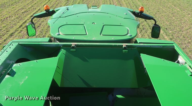 image for item DJ1822 2016 John Deere S670 STS  combine