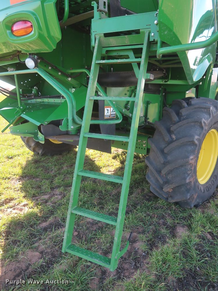 image for item DJ1822 2016 John Deere S670 STS  combine