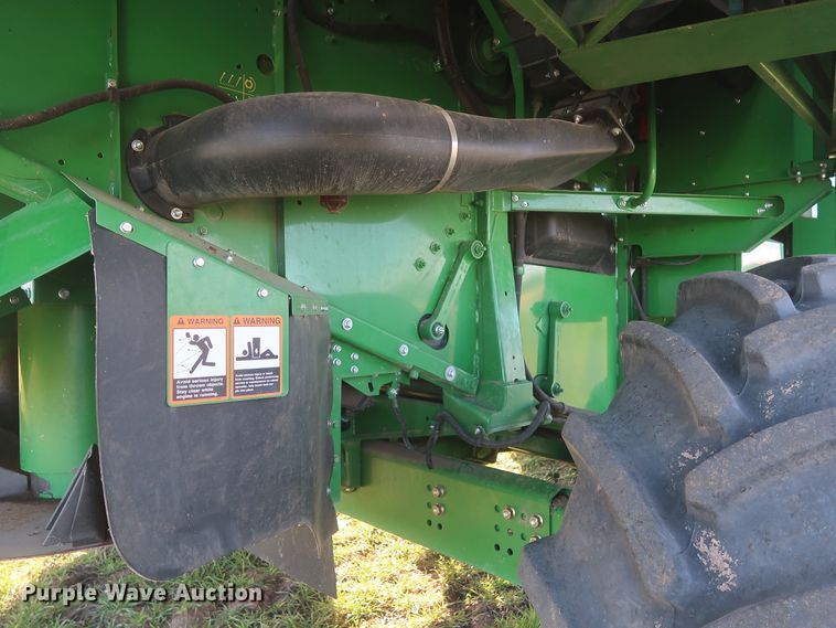 image for item DJ1822 2016 John Deere S670 STS  combine