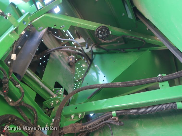 image for item DJ1822 2016 John Deere S670 STS  combine