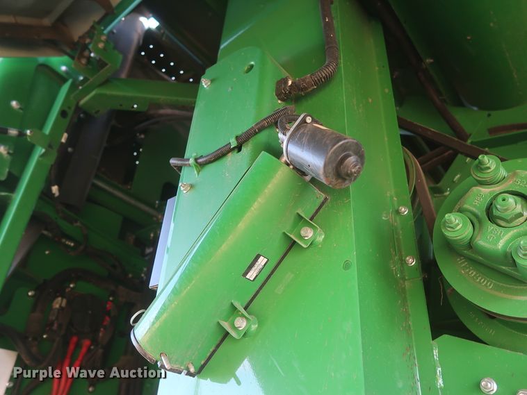 image for item DJ1822 2016 John Deere S670 STS  combine