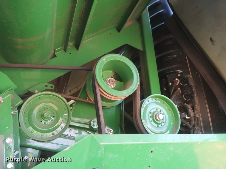 image for item DJ1822 2016 John Deere S670 STS  combine