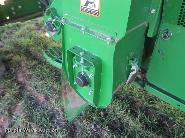 image for item DJ1822 2016 John Deere S670 STS  combine