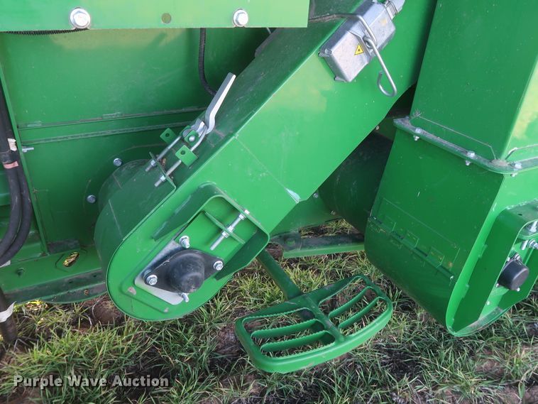 image for item DJ1822 2016 John Deere S670 STS  combine
