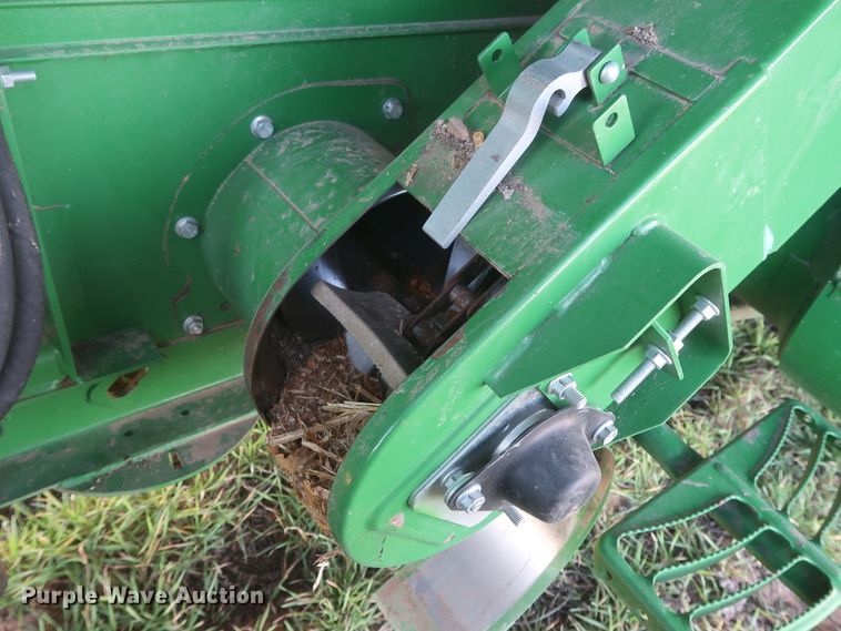 image for item DJ1822 2016 John Deere S670 STS  combine