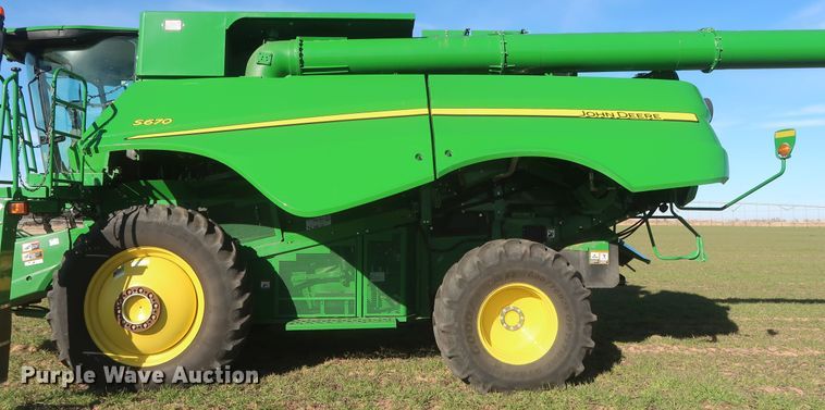 image for item DJ1822 2016 John Deere S670 STS  combine