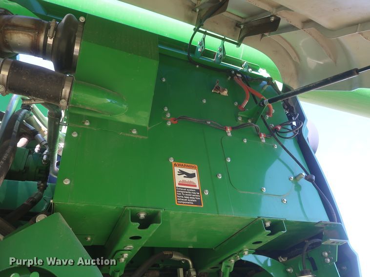 image for item DJ1822 2016 John Deere S670 STS  combine
