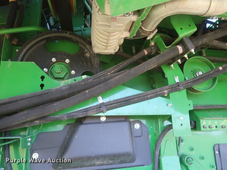 image for item DJ1822 2016 John Deere S670 STS  combine