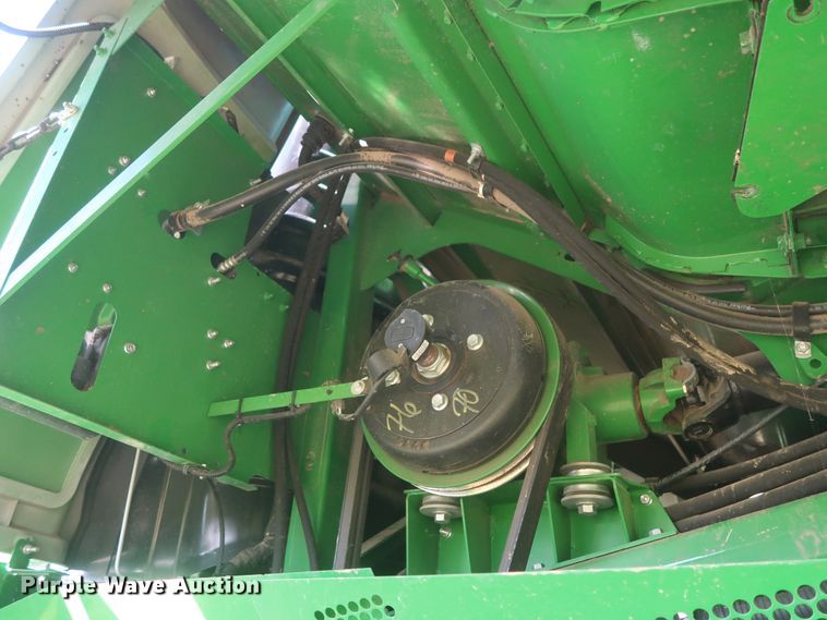 image for item DJ1822 2016 John Deere S670 STS  combine