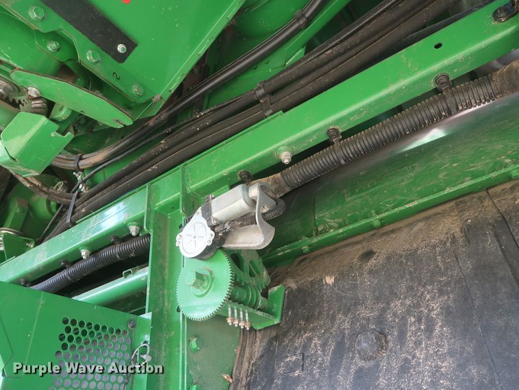 image for item DJ1822 2016 John Deere S670 STS  combine