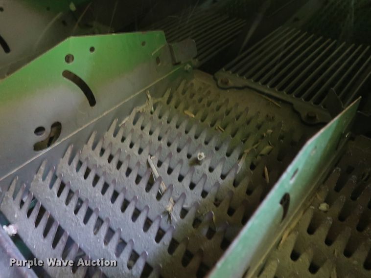 image for item DJ1822 2016 John Deere S670 STS  combine