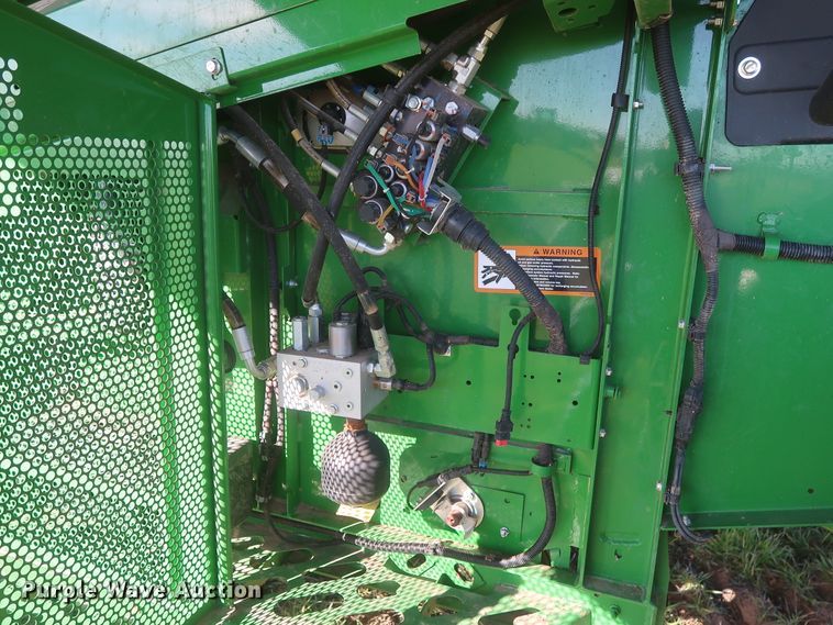 image for item DJ1822 2016 John Deere S670 STS  combine