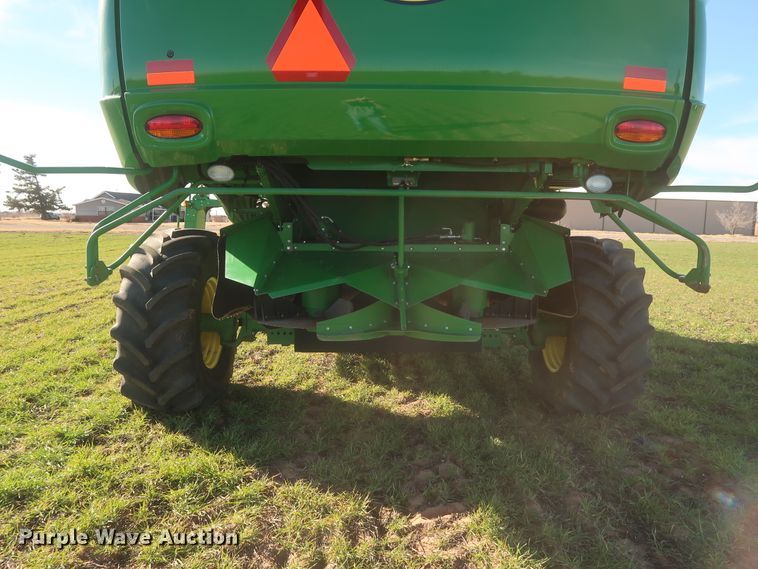 image for item DJ1822 2016 John Deere S670 STS  combine