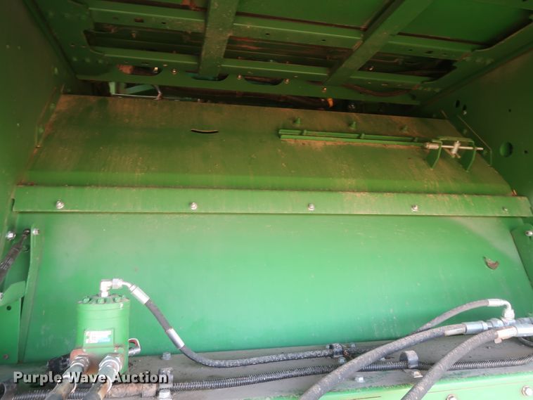 image for item DJ1822 2016 John Deere S670 STS  combine