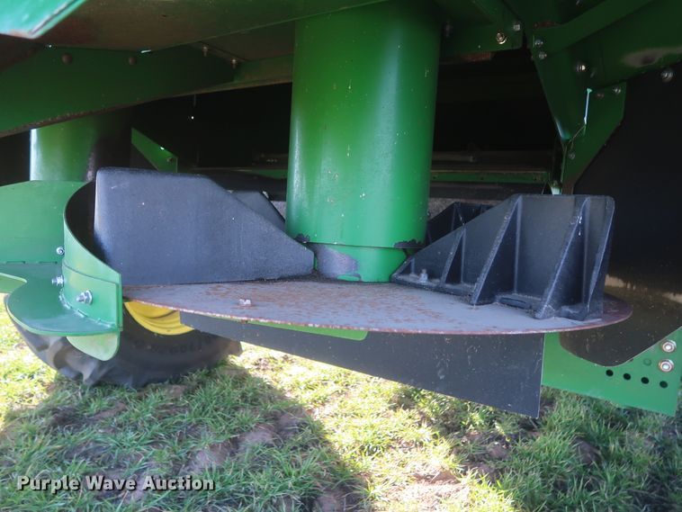 image for item DJ1822 2016 John Deere S670 STS  combine
