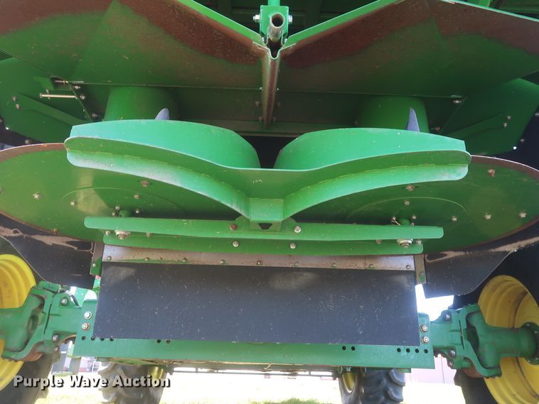 image for item DJ1822 2016 John Deere S670 STS  combine