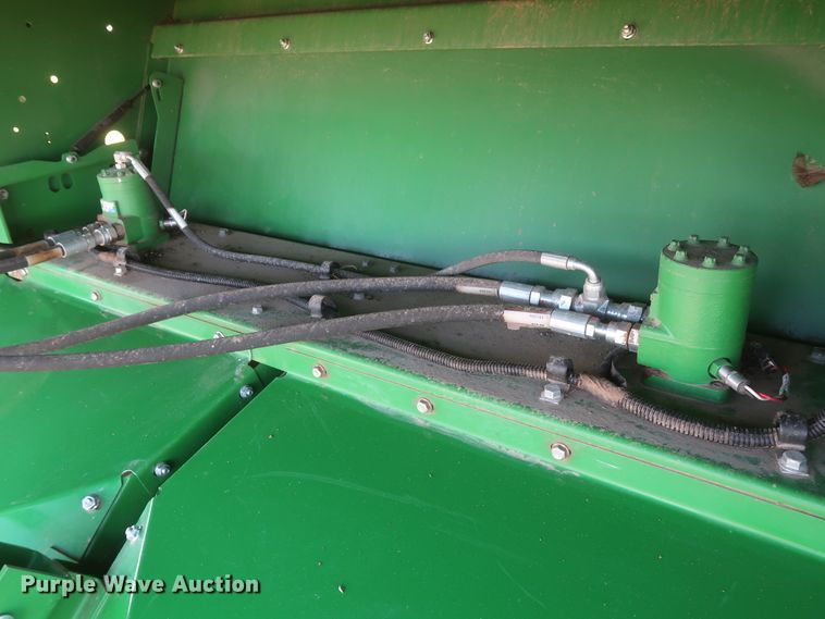 image for item DJ1822 2016 John Deere S670 STS  combine