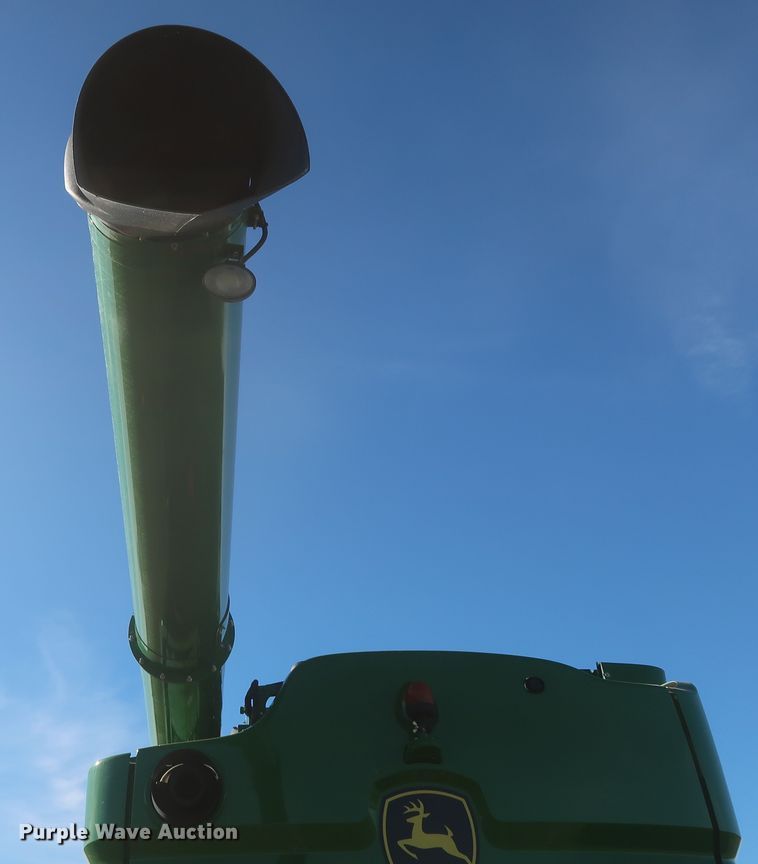 image for item DJ1822 2016 John Deere S670 STS  combine