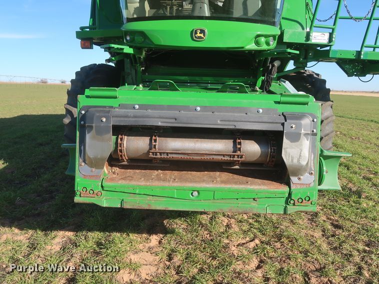 image for item DJ1822 2016 John Deere S670 STS  combine