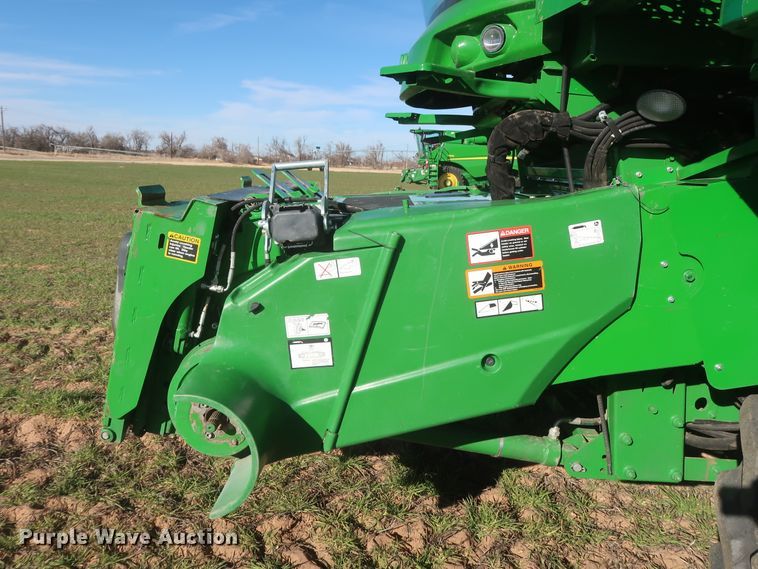 image for item DJ1822 2016 John Deere S670 STS  combine