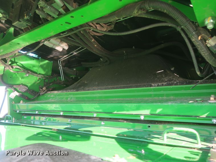 image for item DJ1822 2016 John Deere S670 STS  combine