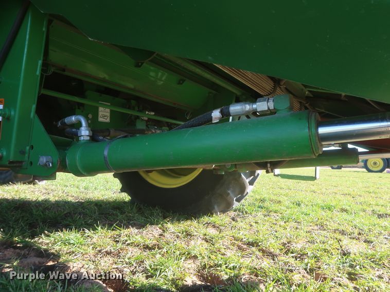 image for item DJ1822 2016 John Deere S670 STS  combine