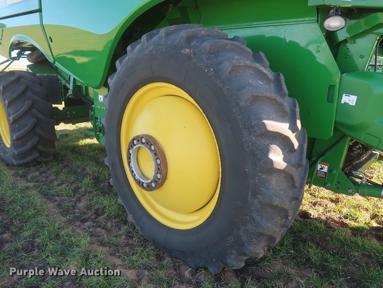image for item DJ1822 2016 John Deere S670 STS  combine