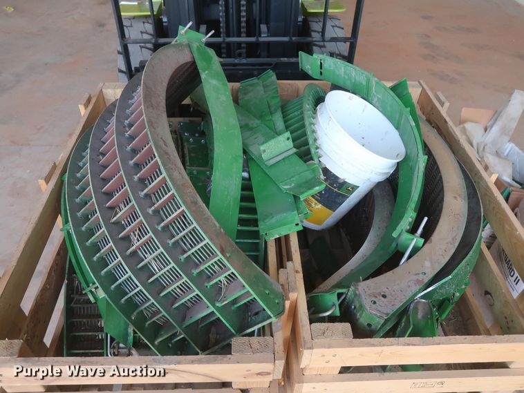 image for item DJ1822 2016 John Deere S670 STS  combine