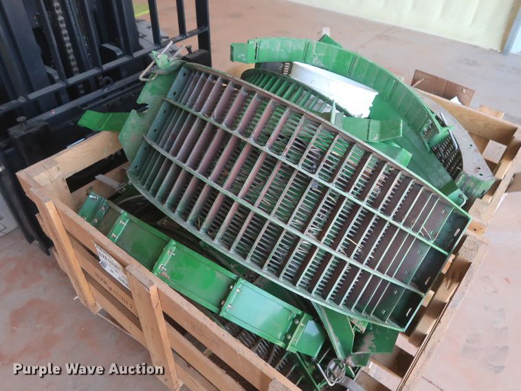 image for item DJ1822 2016 John Deere S670 STS  combine