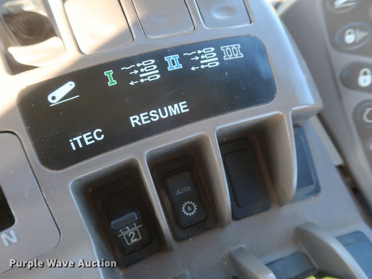 image for item DJ1823 2012 John Deere 8335R  MFWD tractor