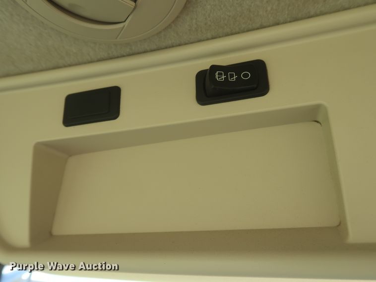 image for item DJ1823 2012 John Deere 8335R  MFWD tractor