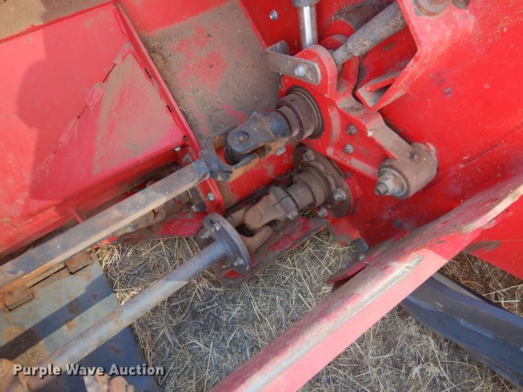 image for item DJ4796 2016 Massey-Ferguson WR9860  windrower