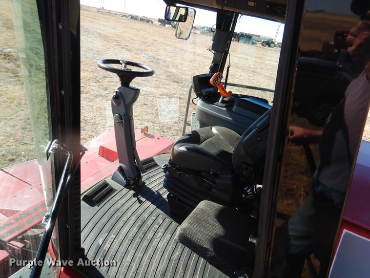 image for item DJ4796 2016 Massey-Ferguson WR9860  windrower